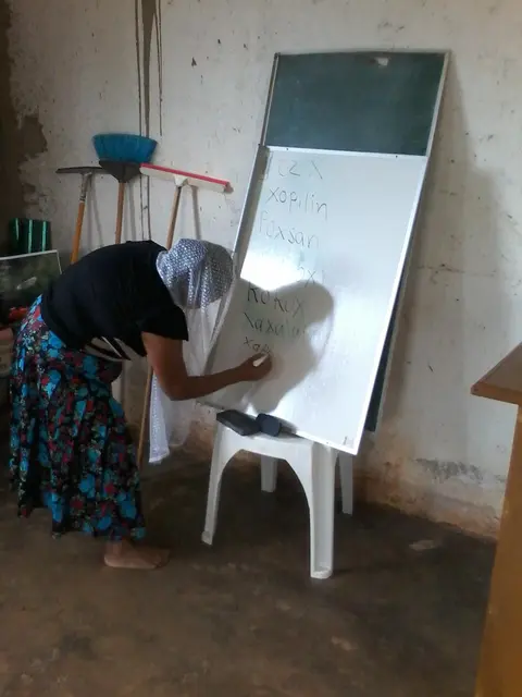 La participación de la hermana en la escritura del idioma nahualt